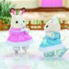 Sylvanian Families luistelukaverit -leikkisetti 4 Sylvanian Families luistelukaverit -leikkisetti - Thumbnail Image 2