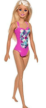 Barbie uima-asussa Pinkkiasu
