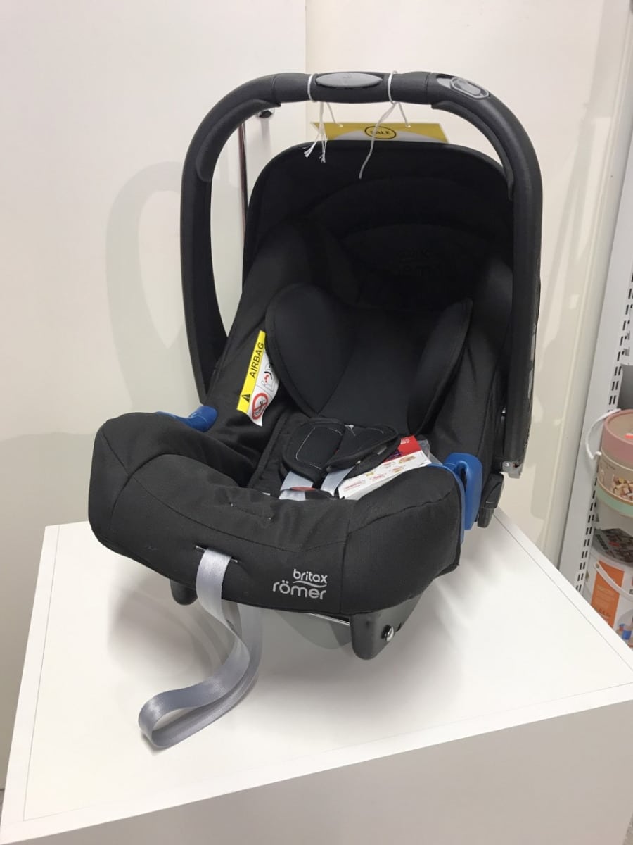 Britax Baby Safe SHR turvakaukalo ja turvavyöjalusta Myymäläkappale