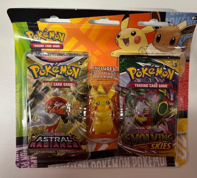 Pokémon boosteri lahjapakkaus Pikatchu pyyhekumilla