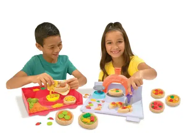 Kinetic Sand taikahiekka pizza leikkisetti 5 Kinetic Sand taikahiekka pizza-muksumassi.fi