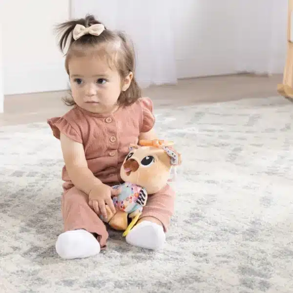 Lamaze Lovey Mopsi vauvalelu 5 Lamaze Lovey Mopsi vauvalelu-muksumassi.fi